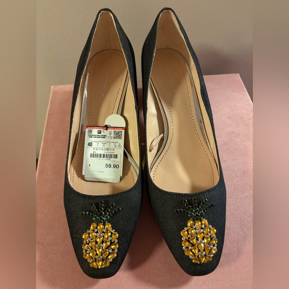 Rare Dark Denim Zara Rhinestone Pineapple Pump! Size 40.
